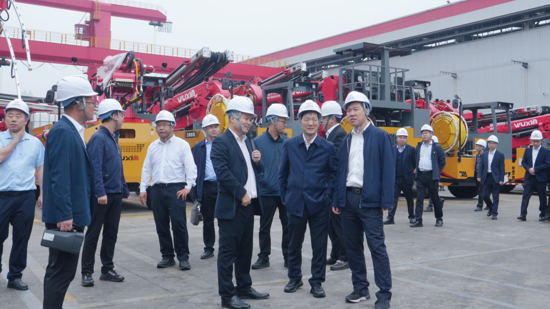 Делегация отдела управления оборудованием 12-го бюро Китайской железной дороги посетила Uniroc для проверки и обмена